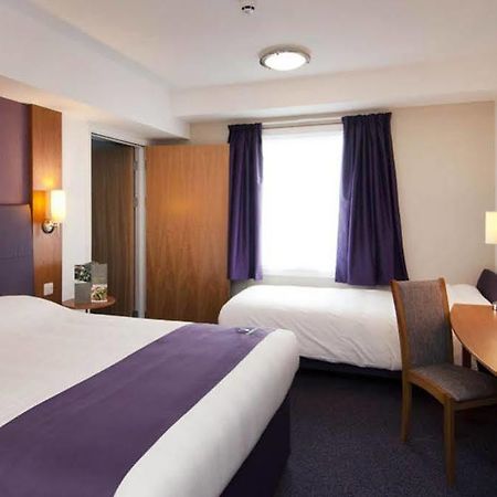 Premier Inn Greenock Exteriör bild