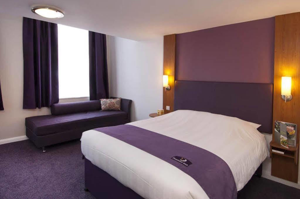 Premier Inn Greenock Exteriör bild