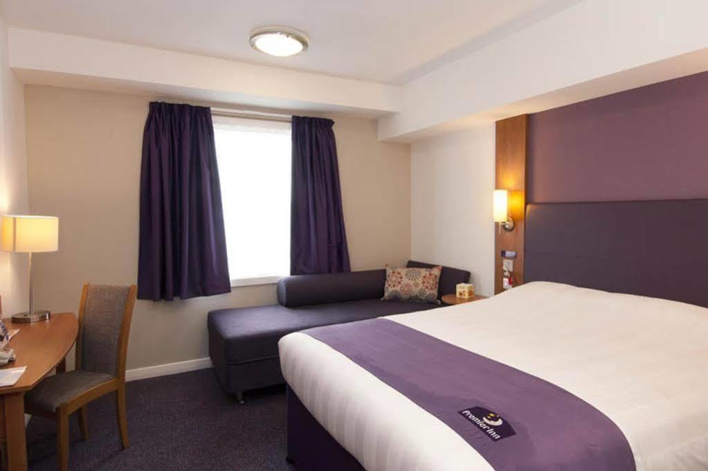 Premier Inn Greenock Exteriör bild