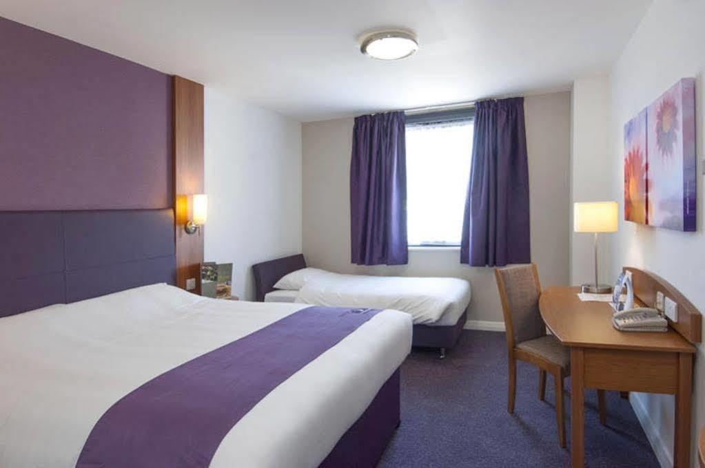 Premier Inn Greenock Exteriör bild