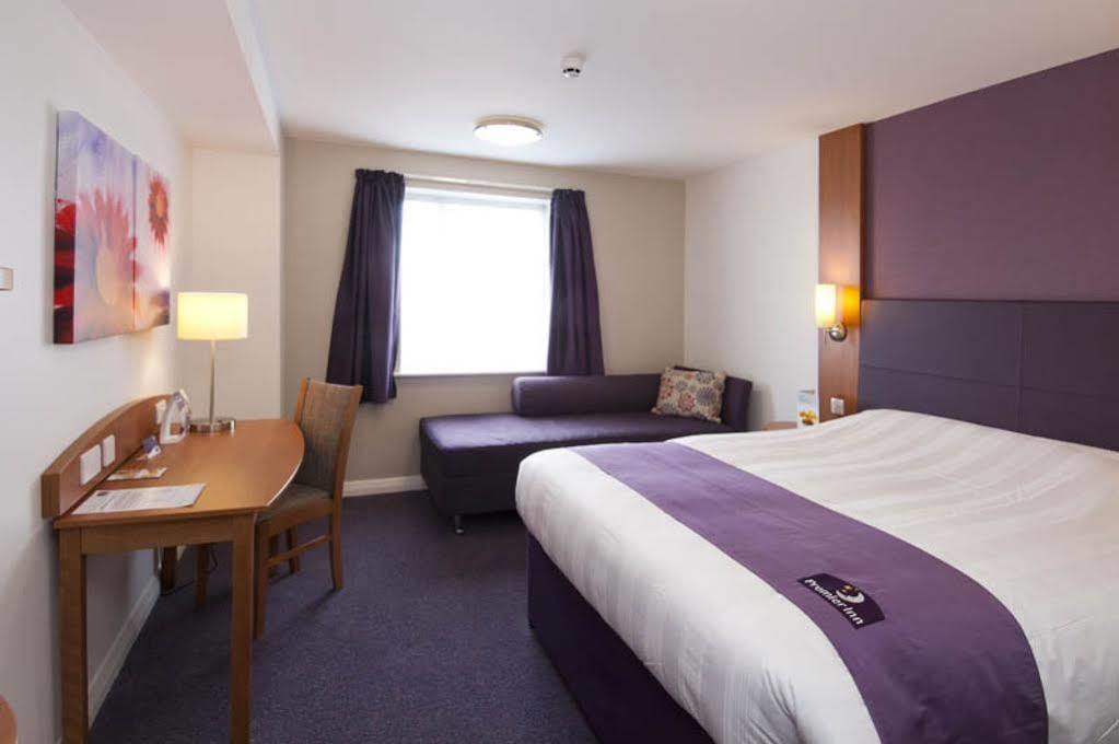 Premier Inn Greenock Exteriör bild