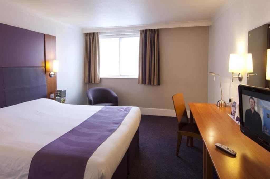 Premier Inn Greenock Exteriör bild