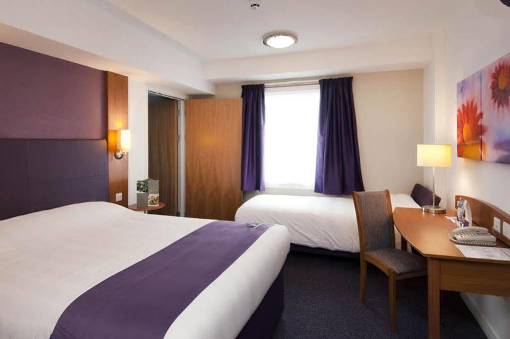 Premier Inn Greenock Exteriör bild